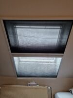 Schraub - Klebesystem Dachfenster - Verdunkelung und Fliegengitter - Vertikal