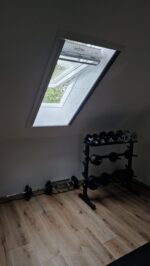 Schraub - Klebesystem Einflügeliges Fliegengitter für Dachfenster